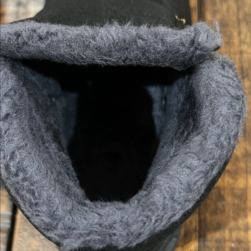 Black Insulated Snow Boots